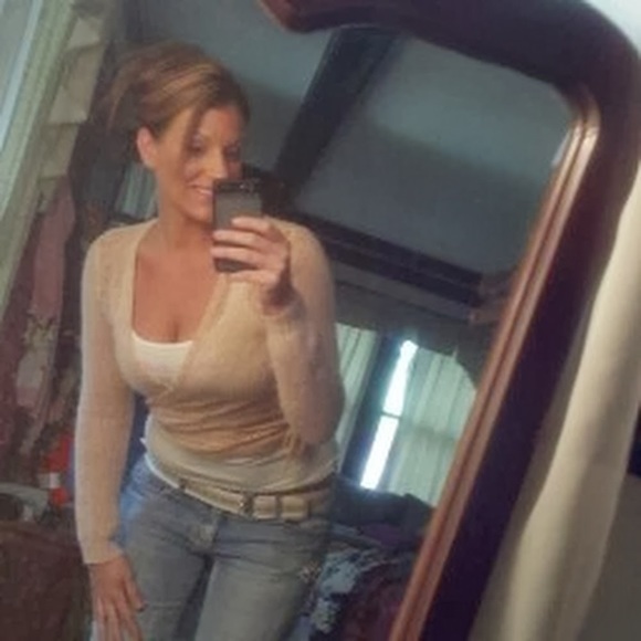 Meet your Posher, Amanda - Picture 1 of 1